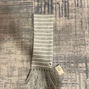 Gray/White Striped Scarf